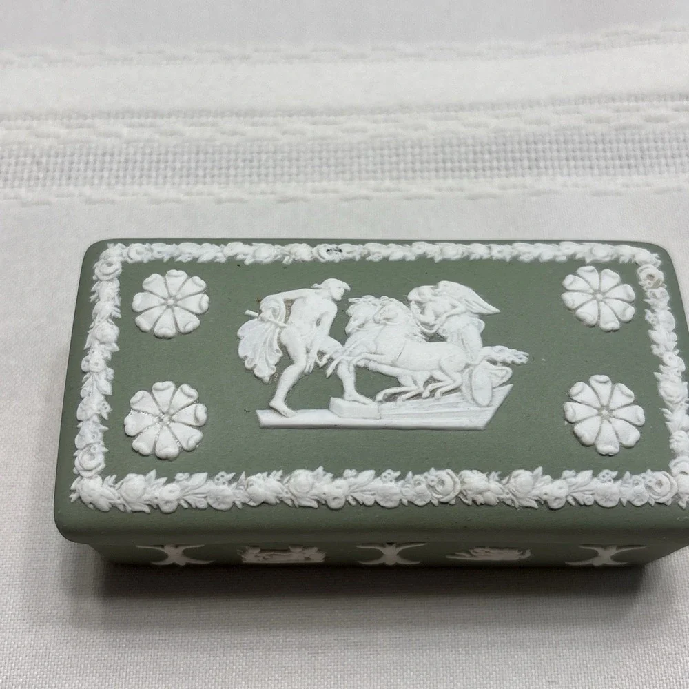 Wedgwood Small Accessory Box Green Jasper England Pottery Art  Relief